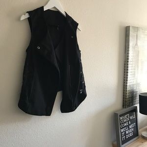 Black vest w/lace detail - Many ways to wear!